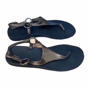 Gap flip flops with ankle strap size 8